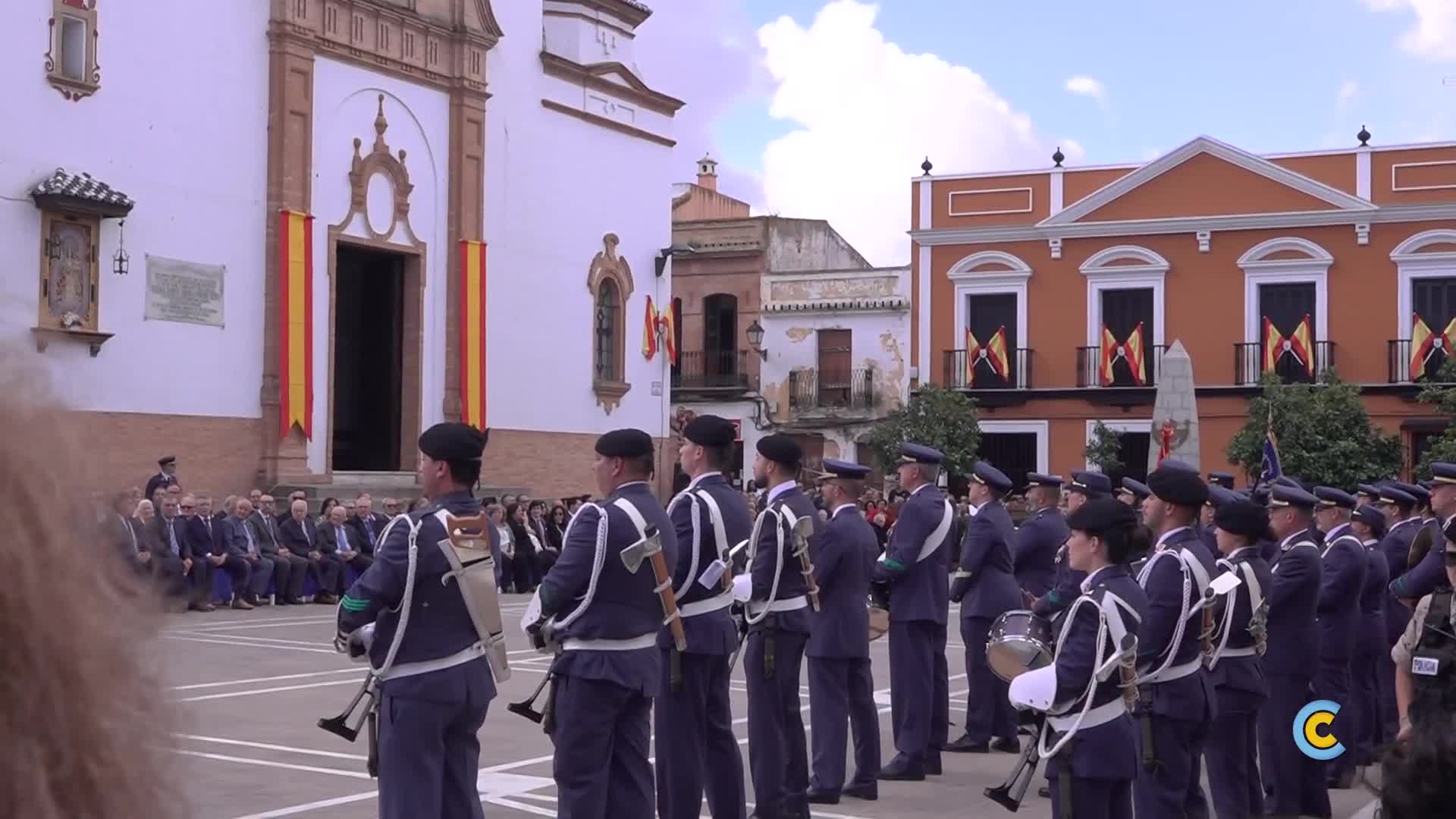 Más de 200 rocianeros juran la Bandera junto al Ejército del Aire -  Condavisión